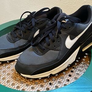 Nike Air Max 90 Sneakers Black and Grey Size 9 Pre-owned CN8490-002